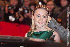 Francis lee's sensational biopic of palaeontology pioneer mary. Saoirse Ronans Filme Gruene Insel De