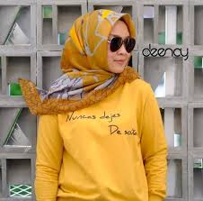 Untuk tampil dengan style cantik dan simple tanpa terlihat mencolok dengan warna kuning kamu dapat. Ini 7 Warna Hijab Yang Cocok Untuk Perempuan Kulit Sawo Matang Updated 2021 Bukareview