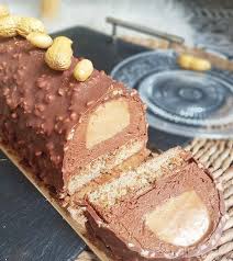 Buche Chocolat Cremeux Praline Amande Cacahuetes Ou Classique Biscuit Moelleux Vanille Amande C Biscuits Moelleux Croustillant Praline Recette Dessert Noel