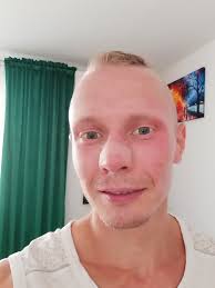 Ahojte, mohli by ste mi prosim poradit dobre fotochromaticke okuliare? Ak  by ste mali aj realnu fotku tak to by bolo idealne 😊 Dakujem