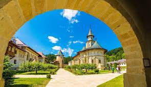 Lucruri EsenÅ£iale Pe Care Sigur Nu Le Stiai Despre MÄƒnÄƒstirea Putna