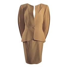 Sculpted Hourglass Skirt Suit By Thierry Mugler 1stdibs Com Designer Suits Outfits Skirt Suit