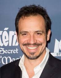Cet entretien avec alexandre astier est un bonus au documentaire chasseurs de mondes, que voici la pire interview d'alexandre astier pour la sortie d'astérix : Kaamelott La Date De Sortie Du Film D Alexandre Astier Enfin Devoilee Elle