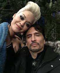 Wonderwall charity partner music by wonderwall is a short film/narrative cinematic music video, which tells the story of unconditional love that helps overcome the loss of a lo. Vincent Spano