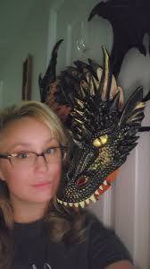 Made another dragon wreath. The eyes light up too! 🔥🐉