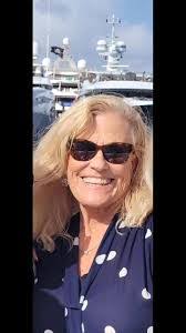 Heather Halladay's Instagram, Twitter & Facebook