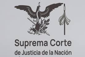 La nueva Suprema Corte de Justicia de la Nación (SCJN), la cual inicia sus  funciones este 1 de septiembre, integró en su emblema el bastón de mando.  https://reforma.com/Q8Av0r 📷Óscar Mireles