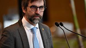 Le ministre Guilbeault détient des intérêts financiers dans une firme liée  à un controversé fonds fédéral