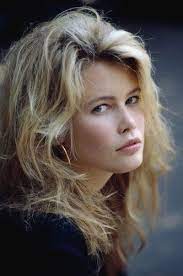 claudia schiffer photo claudia wearing big gold hoops claudia schiffer supermodels model