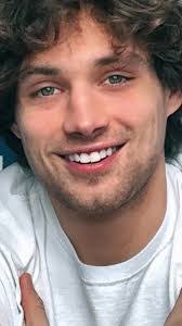 William Crimmins's Instagram, Twitter & Facebook