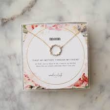 Mom Gift Set Jewelry Gift Set Wreath Necklace Infinity Etsy In 2020 Jewelry Gift Sets Mom Gift Set Wreath Necklace