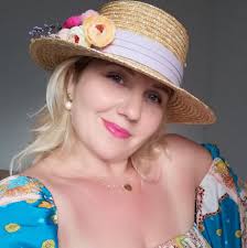 Kiprianos și Emily și-au făcut reproșuri. Ea s-a simțit neglijată, pe când  el a fost deranjat de interacțiunea fetei cu Cristian. 😁👇 ______  Urmărește Mireasa, de luni până vineri, de la 14:00