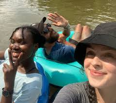 Sheryl Hull's Instagram, Twitter & Facebook