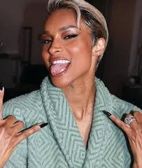 Alicia Boykin's Instagram, Twitter & Facebook