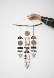 Ein Abstraktes Modell Von Mobile Aus Plastik Und Holz Mobile Basteln Holz Mobile Basteln Mobile Basteln Papier