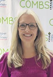 Jacqueline Capes's Instagram, Twitter & Facebook