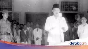 Ahmad subardjo mengusulkan konsep kalimat pertama yang berbunyi; 8 Tokoh Proklamasi Dalam Kemerdekaan Indonesia Dan Perannya