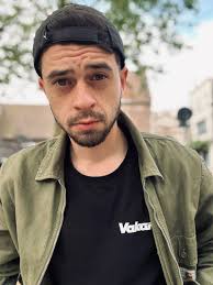 Quand j'aime une personne, je me souviens de petits détails qui semblent  totalement insignifiants.