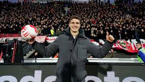 Guus til » club matches for spartak moskva, az alkmaar, az alkmaar (j) / premier liga, kubok, europa league qual., eredivisie, knvb beker, playoffs eredivisie, tweede divisie, europa league Sc Freiburg Schnappt Sich Guus Til 90min