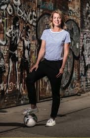 Fußball, ein „sport für heterosexuelle jungs. Presseeinladung Rbb Moderatorin Jessy Wellmer Verstarkt Das Moderationsteam Der Presseportal