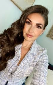 Ellen Levinas's Instagram, Twitter & Facebook