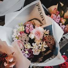 Pin By Marie Rosine Tuyikunde On Art In 2020 Pretty Flowers Flower Shop Flower Illustration