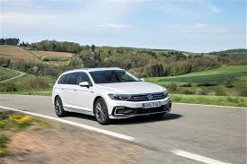 The volkswagen passat is a series of large family cars manufactured and marketed by the german automobile manufacturer volkswagen since 1973, and now in its eighth generation. E Mobilitat Vw E Up Und Passat Gte Voll Im Trend Die Testfahrer Auto Und Reise Magazin
