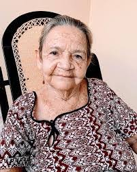 Alexandra Berrio's Instagram, Twitter & Facebook