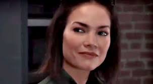 I'm probably in the minority but I'm torn btwn wanted Elizabeth with Lucky  or Jason I always loved her with both. The actors have always had great  chemistry....