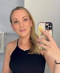 If you didn't know me in middle school or high school, you probably don't  know that I suffered with troubled skin for most of my teenage and young  adult life. I did