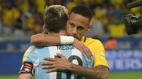 المنتخب الغيني بستة أهداف مقابل هدف واحد، والجدير بالذكر أن المنتخب الغيني كان قد أكمل مباراته ضد المنتخب المصري بتسعة لاعبين بعد طرد اثنين من لاعبيه. Ù…ÙŠÙ„Ùˆ ÙŠÙƒØ´Ù Ø®Ø·Ø© Ù„Ø§Ø¹Ø¨ÙŠ Ù…Ù†ØªØ®Ø¨ Ø§Ù„Ø¨Ø±Ø§Ø²ÙŠÙ„ Ù„Ø¥ÙŠÙ‚Ø§Ù Ù…ÙŠØ³ÙŠ Rt Arabic