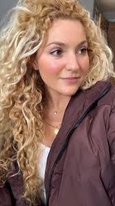 Amanda Guidi's Instagram, Twitter & Facebook