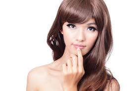 Wenn es um das thema wandelbarkeit geht, haben männer mit gelocktem haar die dabei wird das haar mit gel glatt und streng an den kopf gestylt. Wie Bleiben Die Haare Nach Dem Glatten Glatt Eine Anleitung