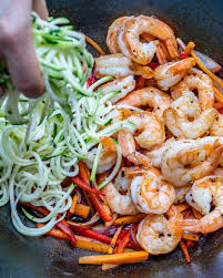 Of shredded part skim mozzarella. Garlic Shrimp And Zucchini Noodles Whole30 Paleo Recipe Blondelish Com