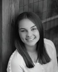 Mandi Mueller's Instagram, Twitter & Facebook