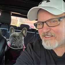 Do I need to change the factory spare tire carrier when upgrading to 35s?