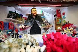 Son magazine, ses articles de décoration et les produits culinaires à son nom lui valent d'avoir de nombreux. Qui Sont Les Nouveaux Commercants Arrageois Du Marche De Noel