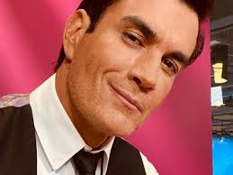 El video de David Zepeda intentando conquistar a una fan