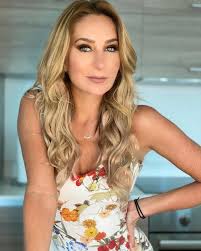 Geraldine bazán fue cuestionada este miércoles por la noche sobre si demandará al padre de sus hijas, gabriel soto, para controlar los horarios de visita, debido a la situación que se vive con la nueva pareja del actor, irina baeva. No Va Mas Geraldine Bazan Romperia El Trato Cordial Con Gabriel Soto Y Su Novia Rusa Minuto Neuquen