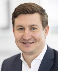 HERAUSFORDERUNG ECHTE UND UNECHTE AGENTUR