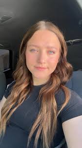 Born 1994.. mother of 2 boys .. 9 years n 4 years..