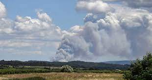 Zo'n 900 hectare dennenbos staat in brand. Bent U Getroffen Door De Bosbranden In Zuid Frankrijk Default Hln Be