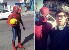/ ando fumado y fumo mas por las mañanas / no culpen al stress para eso existe marihuana / quiero sentirme como el hombre araña / tirando chingadasos y que no me. El Hombre Arana Existe Y Es Argentino