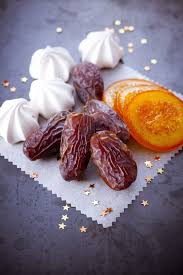 Accompagnez Vos Petit Dejeuner Avec Ces Delicieuses Meringue Et Ses Date Et Rondelles D Agrume Www Marielys L Culinaire Gastronomie Petit Dejeuner Facile