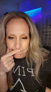 Jeanie Cottone's Instagram, Twitter & Facebook