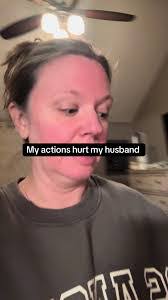 Amanda Snelling's Instagram, Twitter & Facebook