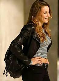 Serenay Sarikaya Mavi Moda Stilleri Siyah Sort Stil