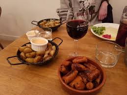 Mais ce n'est pas tout, le petit san seb se transforme en brasserie le midi et propose des formules déjeuner à moins de 20 euros avec des bons produits, tout droit sortis du marché. 20180517 202835 Large Jpg Picture Of Le Petit San Seb Toulouse Tripadvisor