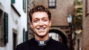 Daniel donskoy schauspieler, regisseur, theaterproduzent und musiker, daniel donskoy ist ein echtes multitalent. Uberraschung Sankt Maik Star Daniel Donskoy Spielt James Hewitt In Der Netflix Serie The Crown