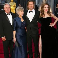 Angelina jolie, são paulo, brazil. Angelina Jolie Ha Rovinato La Vita A Brad Pitt Parola Della Mamma Di Lui